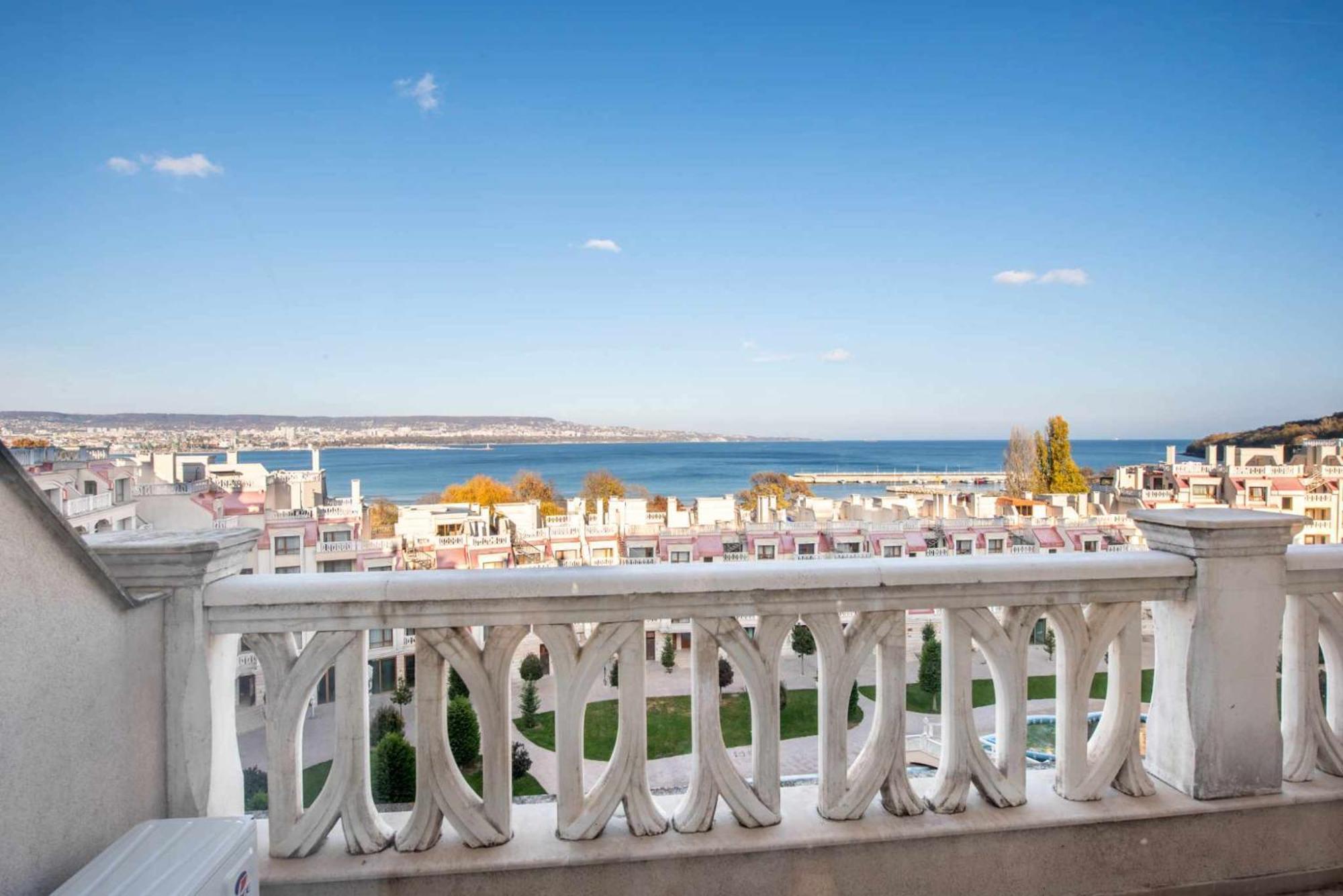 Azur Del Mar Seaview Apartment Варна Экстерьер фото